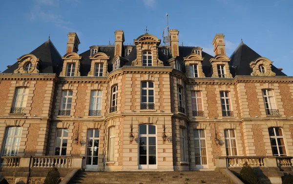 法国历史城堡的 les mureaux becheville — 图库照片