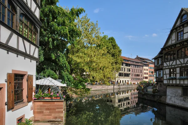 Elsass, altes und historisches Viertel in Straßburg — Stockfoto