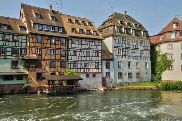 Elzas, oude en historische wijk in Straatsburg — Stockfoto