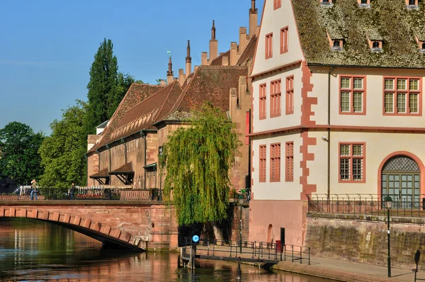 Alsace, gamla och historiska distriktet i strasbourg — Stockfoto