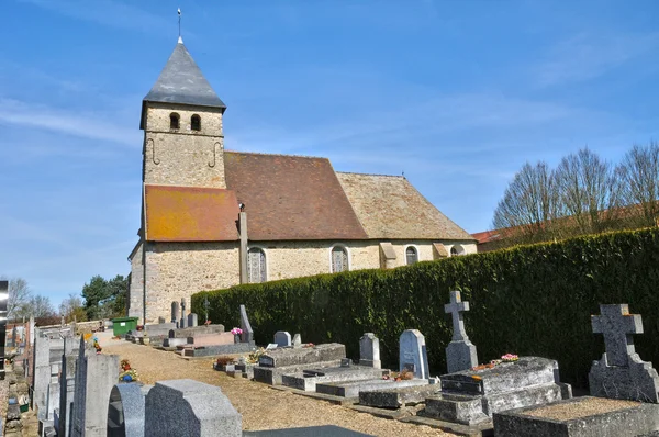 Franţa, biserica pitorească din Tacoignieres — Fotografie, imagine de stoc