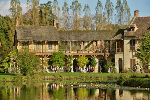 Drottning hamlet i park i versailles palace — Stockfoto