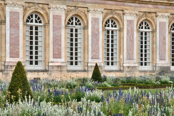 France, the Marie Antoinette estate in the parc of Versailles Pa — Stock Photo, Image