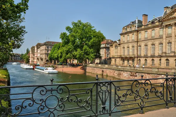 Elsass, altes und historisches Viertel in Straßburg — Stockfoto