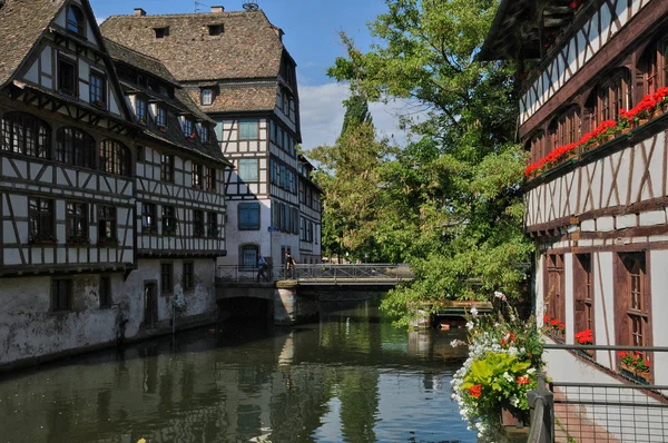 Elsass, altes und historisches Viertel in Straßburg — Stockfoto