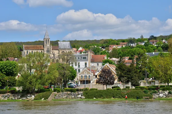 Triel ・ シュル ・ セーヌ川の絵のような村、フランス — ストック写真