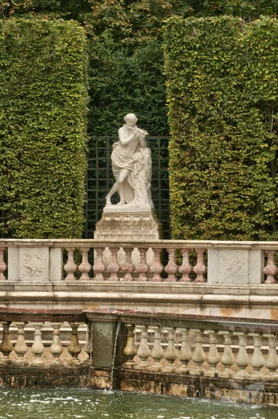 França, fonte no parque do Palácio de Versalhes — Fotografia de Stock