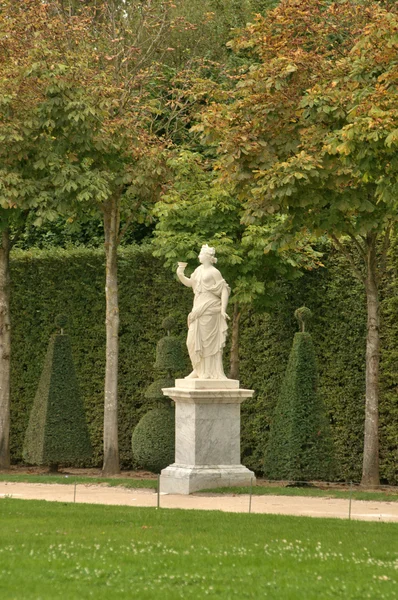 Γαλλία, μαρμάρινο άγαλμα στο πάρκο παλάτι των Βερσαλλιών — Φωτογραφία Αρχείου