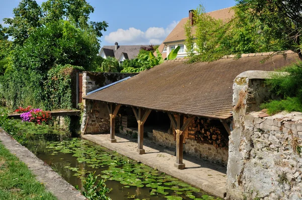 Francia, el pintoresco pueblo de Chevreuse —  Fotos de Stock