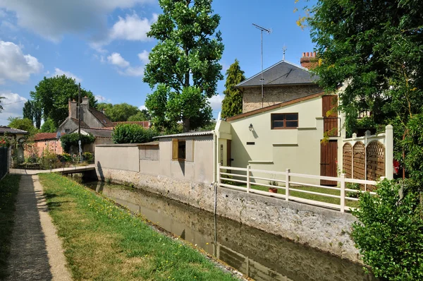 Francia, il pittoresco villaggio di Chevreuse — Foto Stock