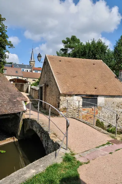 Francia, il pittoresco villaggio di Chevreuse — Foto Stock