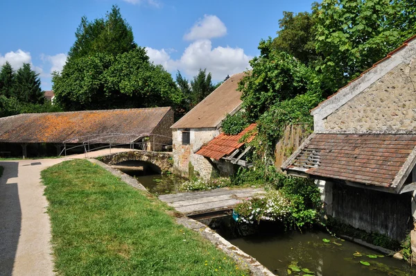 Francie, v malebné vesničce chevreuse — Stock fotografie