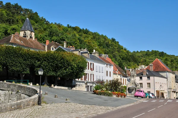 Francia, il pittoresco villaggio di La Roche Guyon — Foto Stock