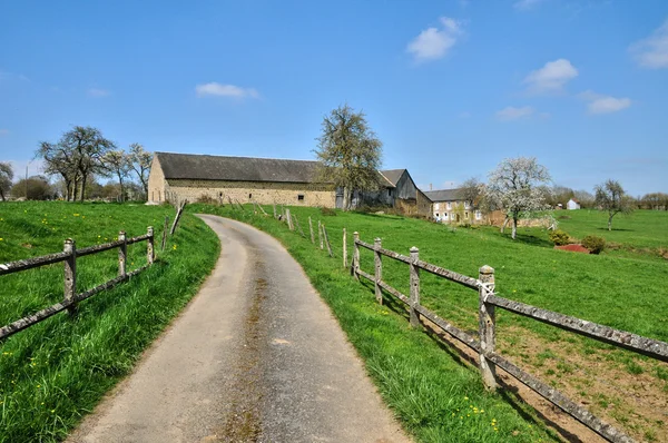 Francia, pittoresco villaggio di Sainte Honorine la Guillaume — Foto Stock