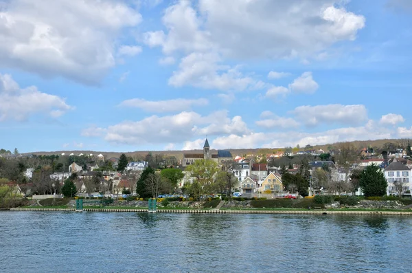 Francia, la ciudad de Triel sur Seine —  Fotos de Stock