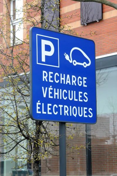 Elektrikli bir araba pil şarj işaret — Stok fotoğraf