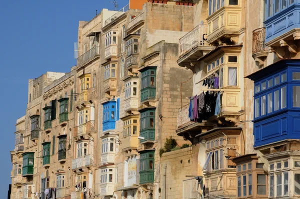 Malta, viehättävä kaupunki Valetta — kuvapankkivalokuva