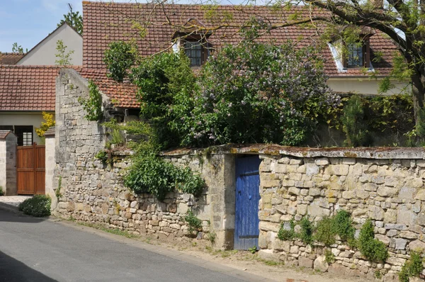 França, a pitoresca aldeia de Clery en Vexin — Fotografia de Stock