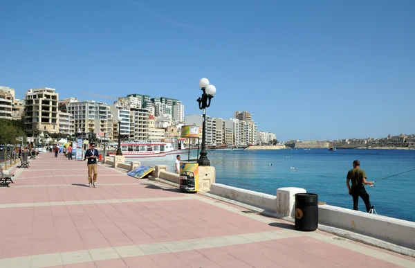 De schilderachtige stad van sliema, Malta — Stockfoto