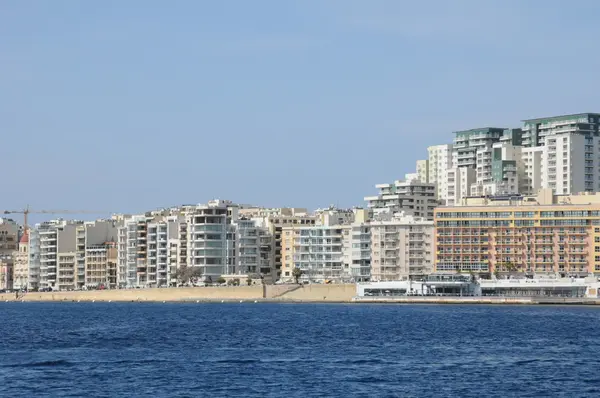 De schilderachtige stad van sliema, Malta — Stockfoto