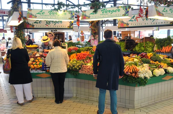 Bretagne, el pintoresco mercado de Pornichet en el Loira Atlantiqu —  Fotos de Stock