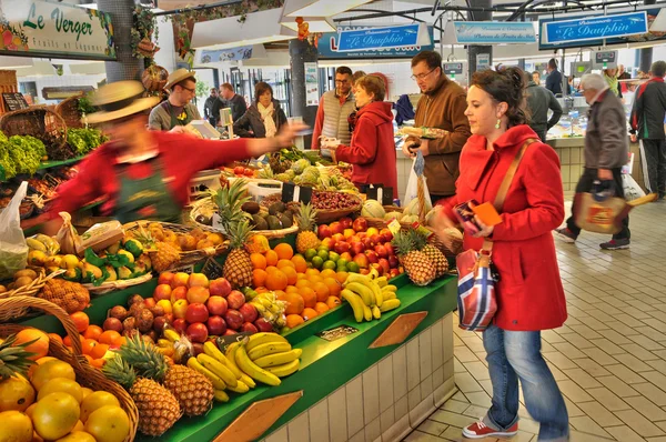 Bretagne, il pittoresco mercato di Pornichet in Loira Atlantiqu — Foto Stock