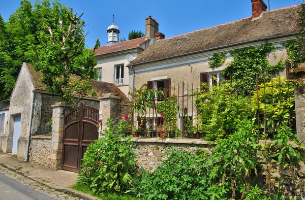 França, a pitoresca aldeia de Fremainville em Val d Oise — Fotografia de Stock