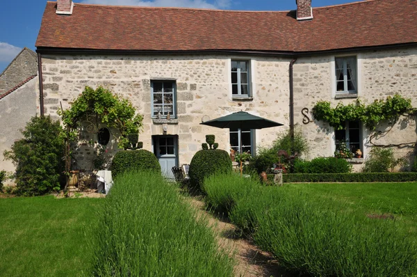 Francia, il pittoresco villaggio di Wy dit Joli Village — Foto Stock