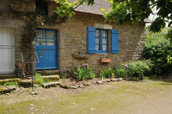 Bretagne, nádfedeles parasztház a saint-lyphard — Stock Fotó