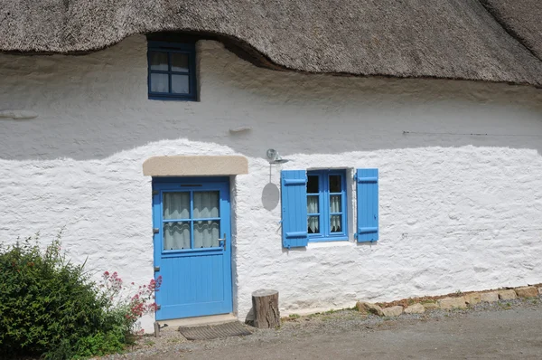 Bretagne, antigua casa de campo de paja en Saint Lyphard — Foto de Stock