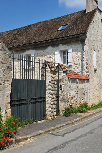 Francie, malebné vesnici fremainville ve val d oise — Stock fotografie
