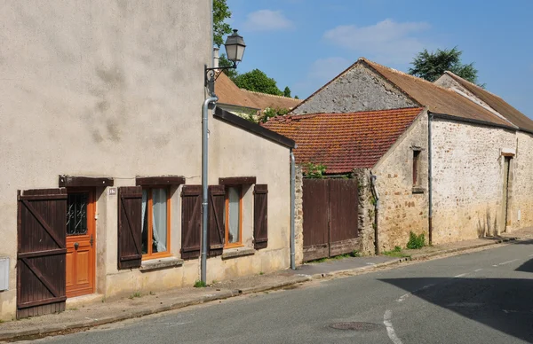 フランス、ワイオミング州 dit ジョリ村の美しい村 — ストック写真