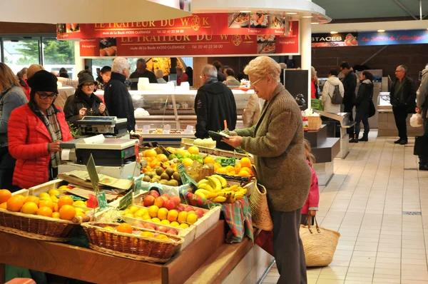 Pintoresco mercado de La Baule en el Loira Atlantique —  Fotos de Stock