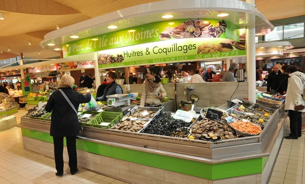 Pintoresco mercado de La Baule en el Loira Atlantique —  Fotos de Stock