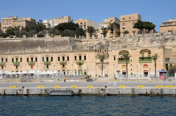 Malta, die malerische bucht von valetta — Stockfoto