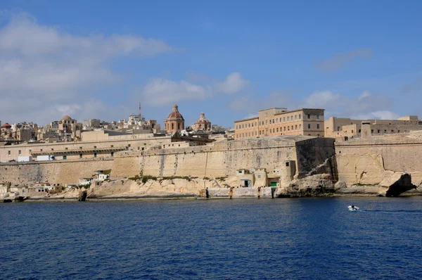 Malta, die malerische bucht von valetta — Stockfoto