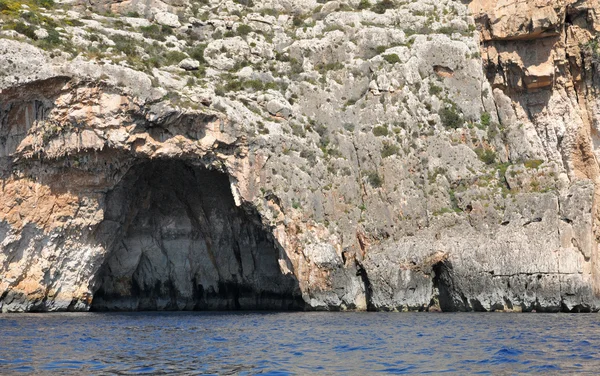 Malta, el pintoresco sitio de la Gruta Azul — Foto de Stock