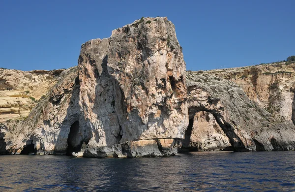 Malta, el pintoresco sitio de la Gruta Azul — Foto de Stock