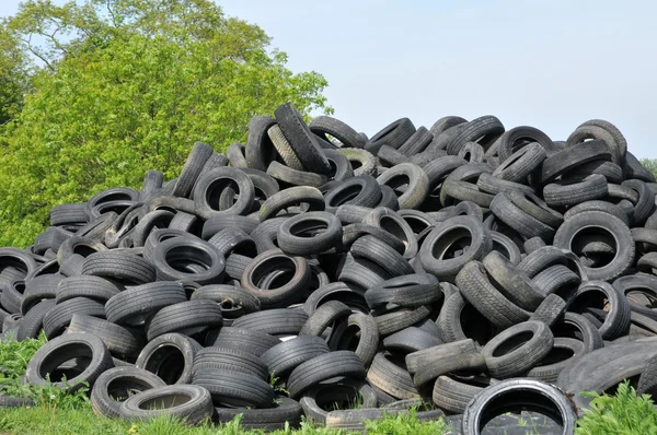 France, a pile of waste tires in Arthies — Stock Photo, Image