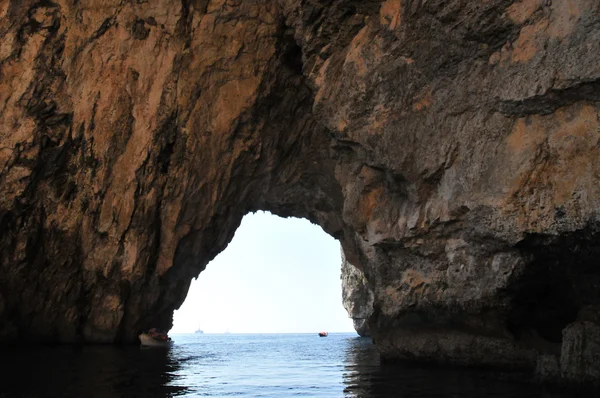 Malta, il pittoresco sito della Grotta Azzurra — Foto Stock