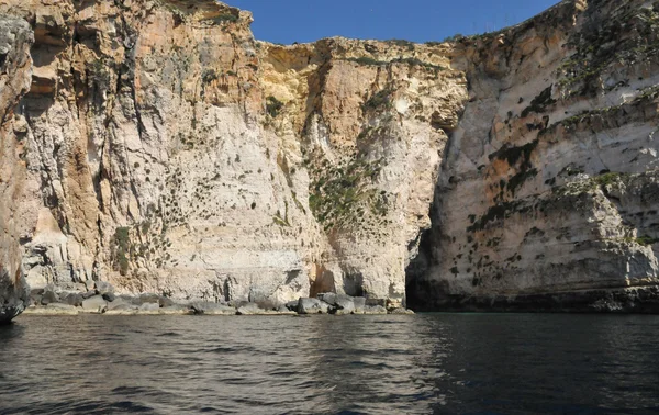 Malta, el pintoresco sitio de la Gruta Azul — Foto de Stock