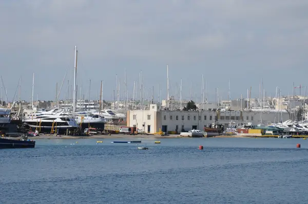 马耳他瓦莱塔风景如画的海湾 — 图库照片