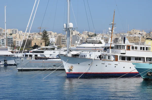 Malta, de pittoreske baai van valetta — Stockfoto