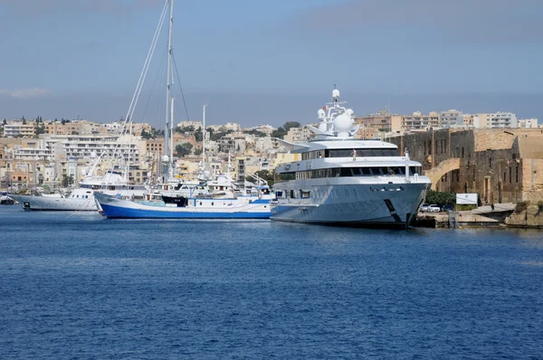 Malta, de pittoreske baai van valetta — Stockfoto