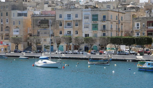 Malta, a pitoresca baía de Valetta — Fotografia de Stock