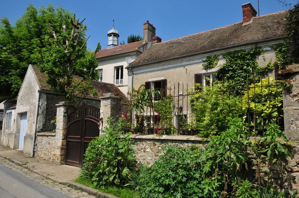프랑스, 발 d Oise에에서 Fremainville의 그림 같은 마을 — 스톡 사진