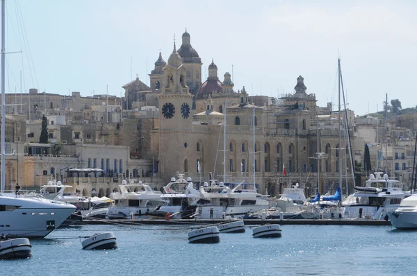 Malta, de pittoreske baai van valetta — Stockfoto