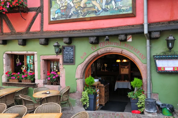 Frankrike, pittoreska byn riquewihr i alsace — Stockfoto