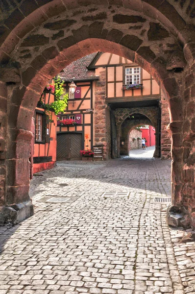 France, village pittoresque de Riquewihr en Alsace — Photo