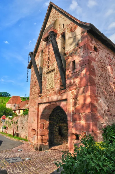 Franciaország, festői falu a Colmar Elzászban — стокове фото